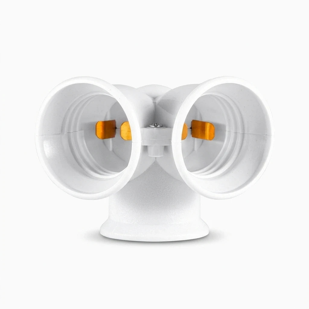 Adaptateur de douille E27 blanc permettant l'installation de deux ampoules simultanément dans un luminaire