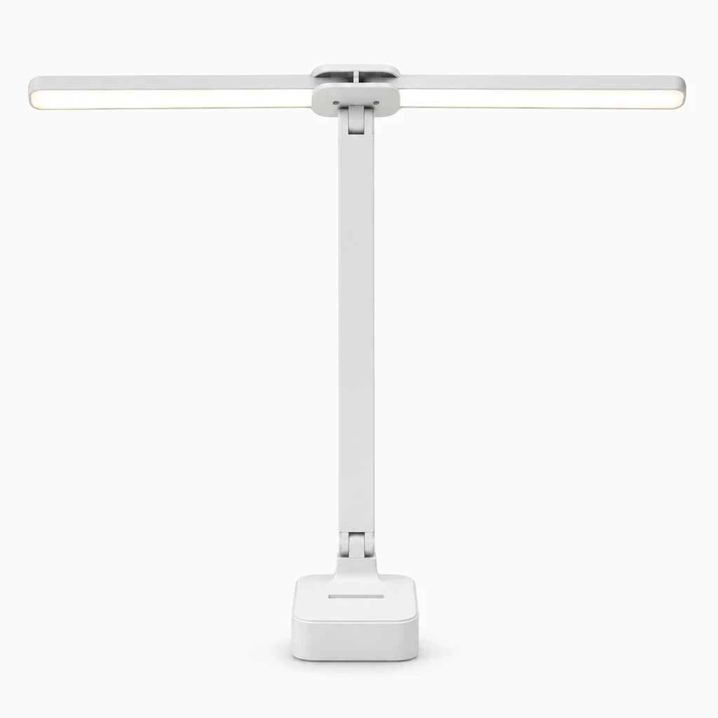 Bras articulé de lampe rechargeable orientant la lumière sur un plan de travail