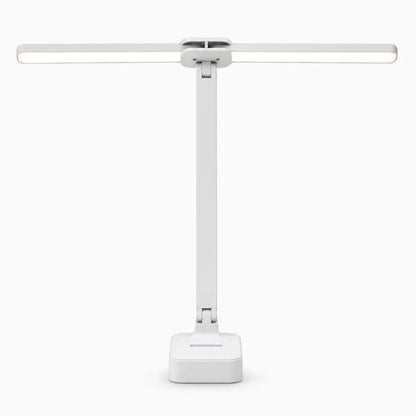 Bras articulé de lampe rechargeable orientant la lumière sur un plan de travail