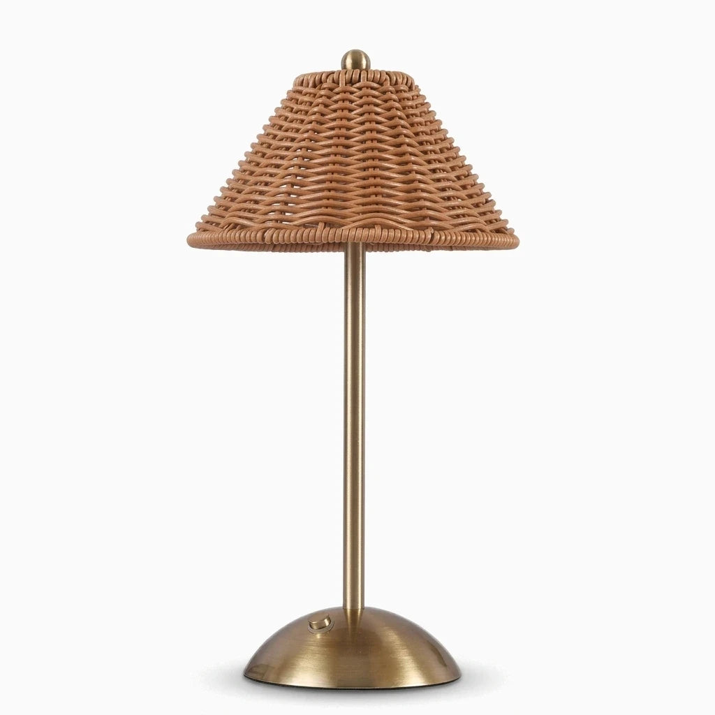 Lampe verte bureau sans fil posée sur une étagère, créant une ambiance douce avec sa teinte verte apaisante