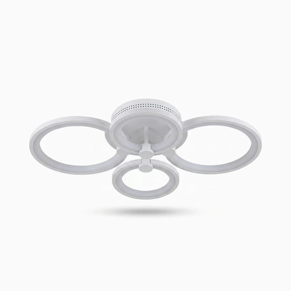 Luminaire encastré blanc diffusant une lumière homogène dans un intérieur moderne