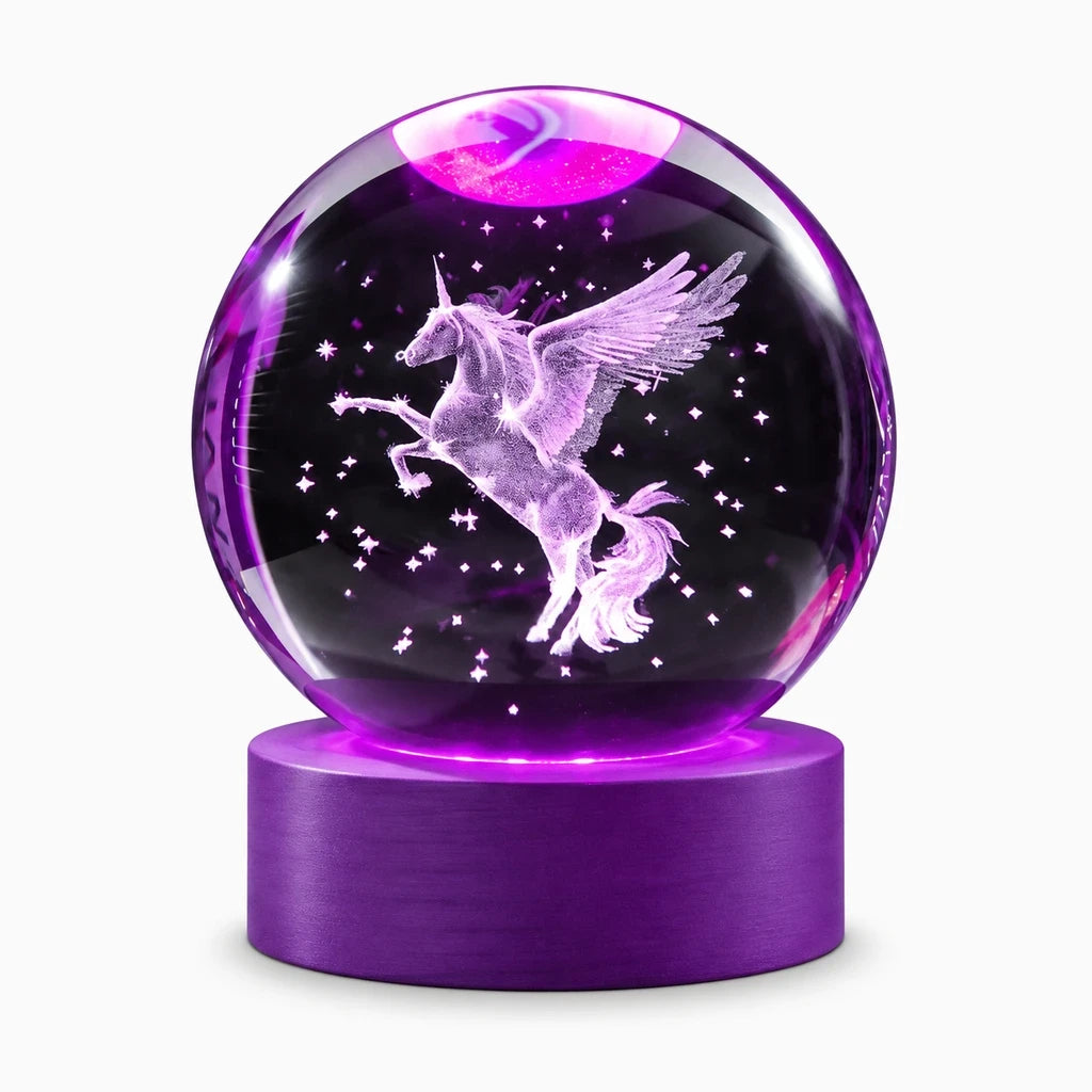 Lampe veilleuse licorne posée sur table de chevet, créant un halo doux coloré dans la chambre